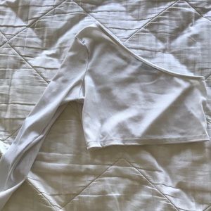 one shoulder crop top